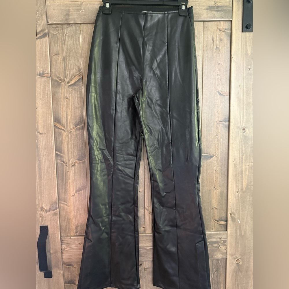 Abercrombie & Fitch Black Vegan Leather Flare Pants Women’s Size Small